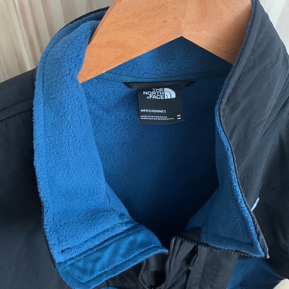 Never Worn North Face Jacket - Men’s Medium - Picture 4 of 5